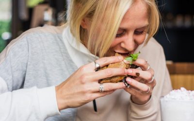 A simple and powerful way to aid digestion- chewing! Tips from a Naturopath, Acupuncturist and Traditional Chinese Medicine (TCM) practitioner