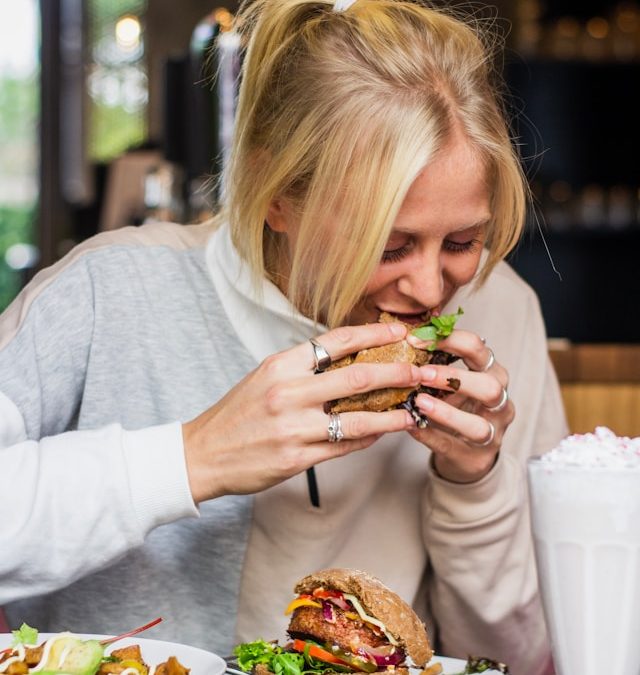 A simple and powerful way to aid digestion- chewing! Tips from a Naturopath, Acupuncturist and Traditional Chinese Medicine (TCM) practitioner